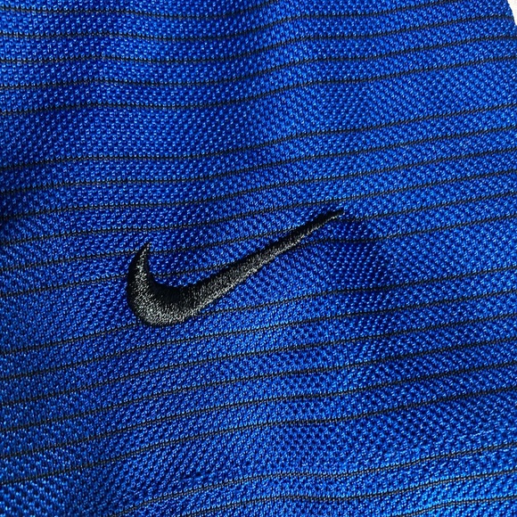 NIKEGOLF DRI FIT BLUE  PINSTRIPE SHIRT SIZE SMALL - Picture 4 of 5